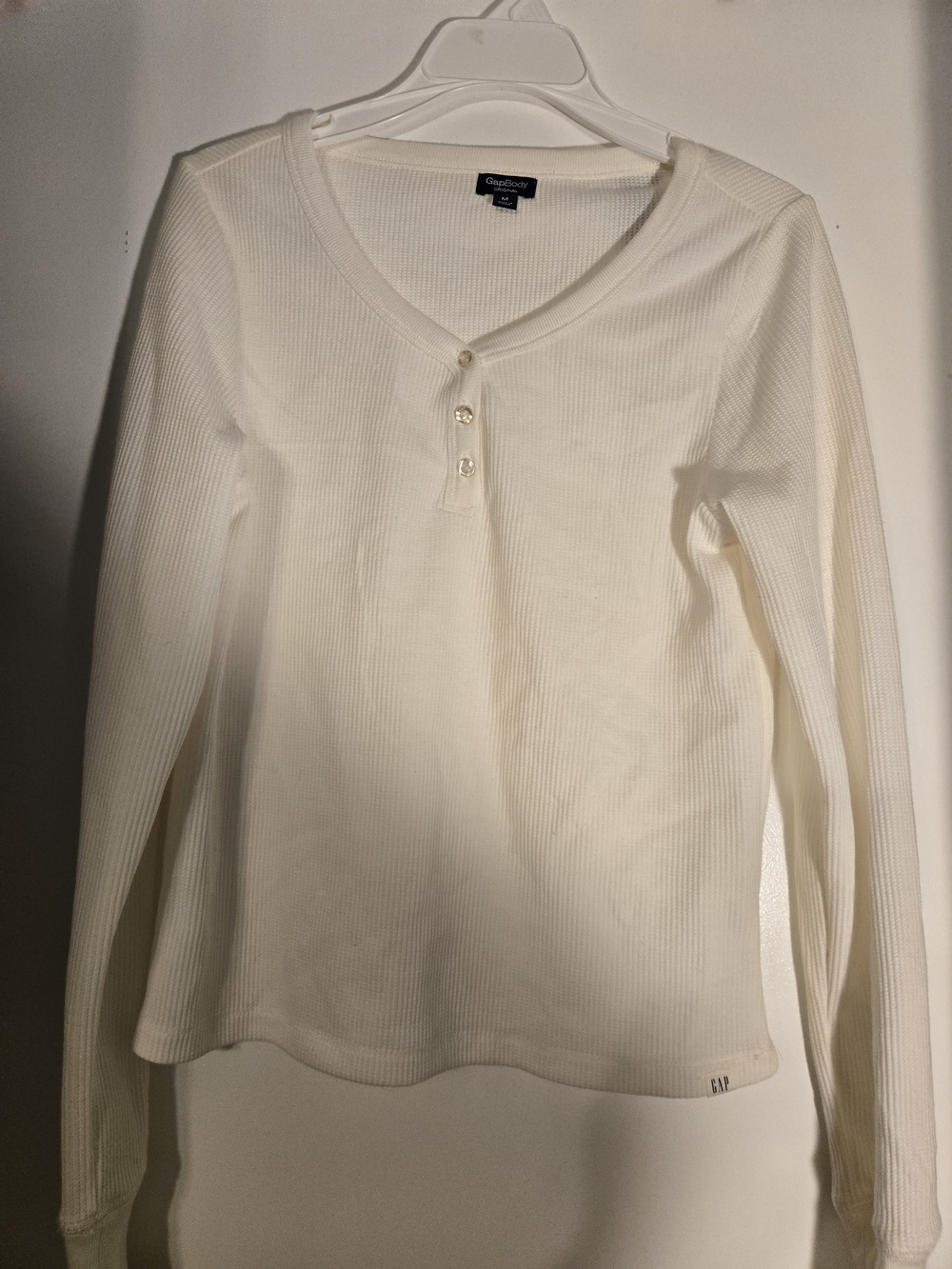 GAP Women's Cream Ribbed V-Neck Henley Long Sleeve Top